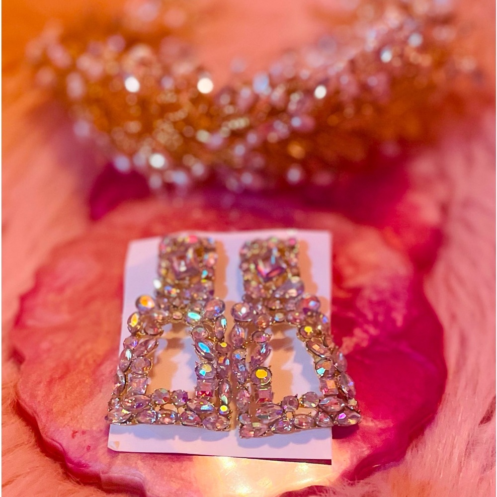 Medium sz Iridescent Rhinestone Earrings